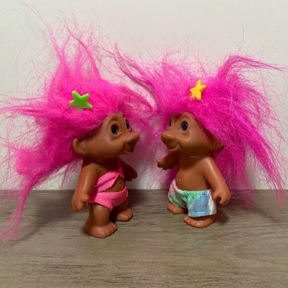 Treasure Trolls Cute Collectible Kids Toys Small Pair Pink Hair Beach Trolls - Picture 4 of 7